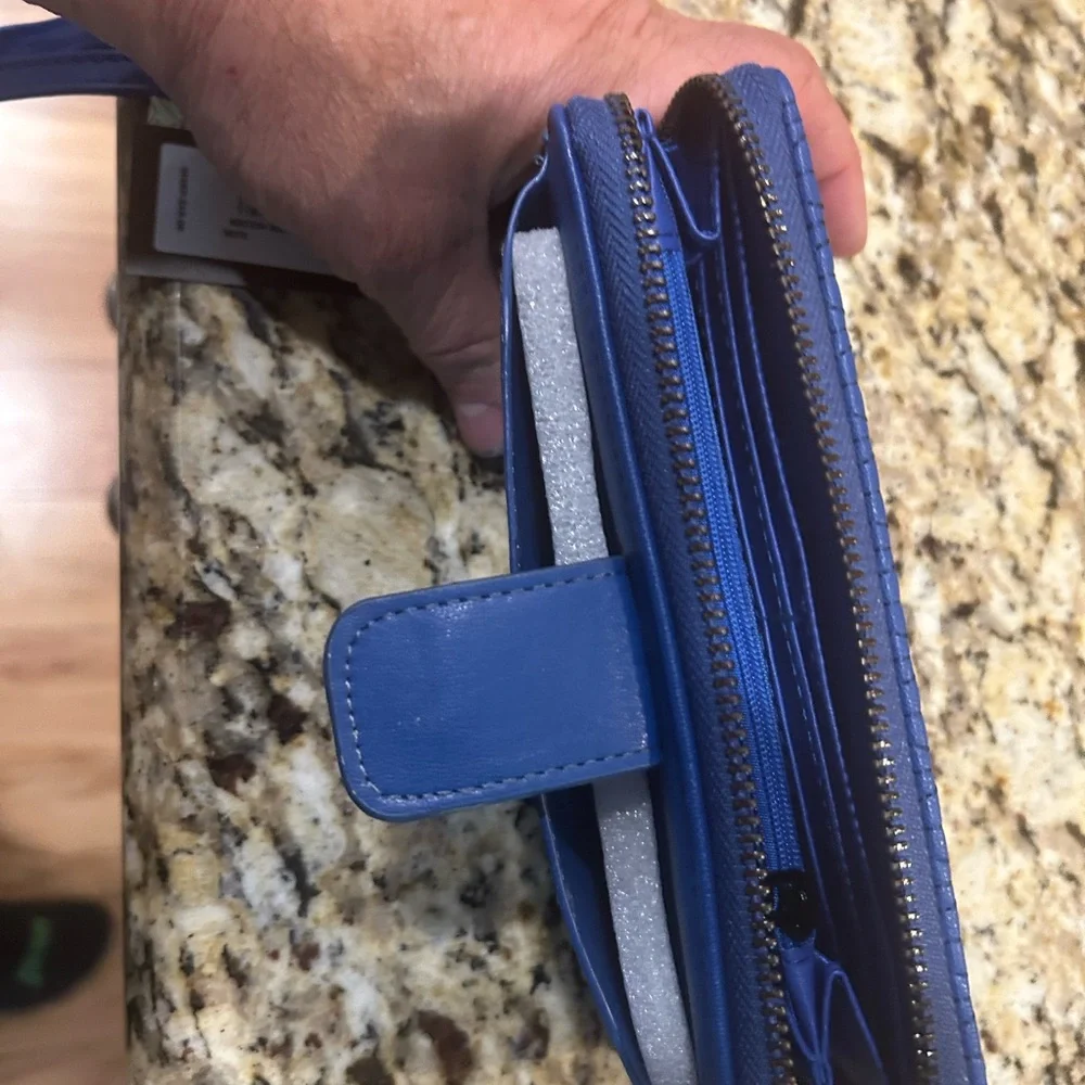 Badgley Mischka Long Wallet Electric Blue Organizer Zip Around 8x4 Brand New - Picture 9 of 11